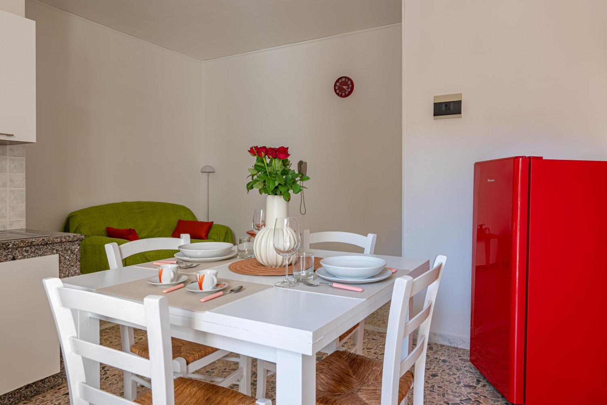 Venerdi House Apartment Алгеро Екстериор снимка