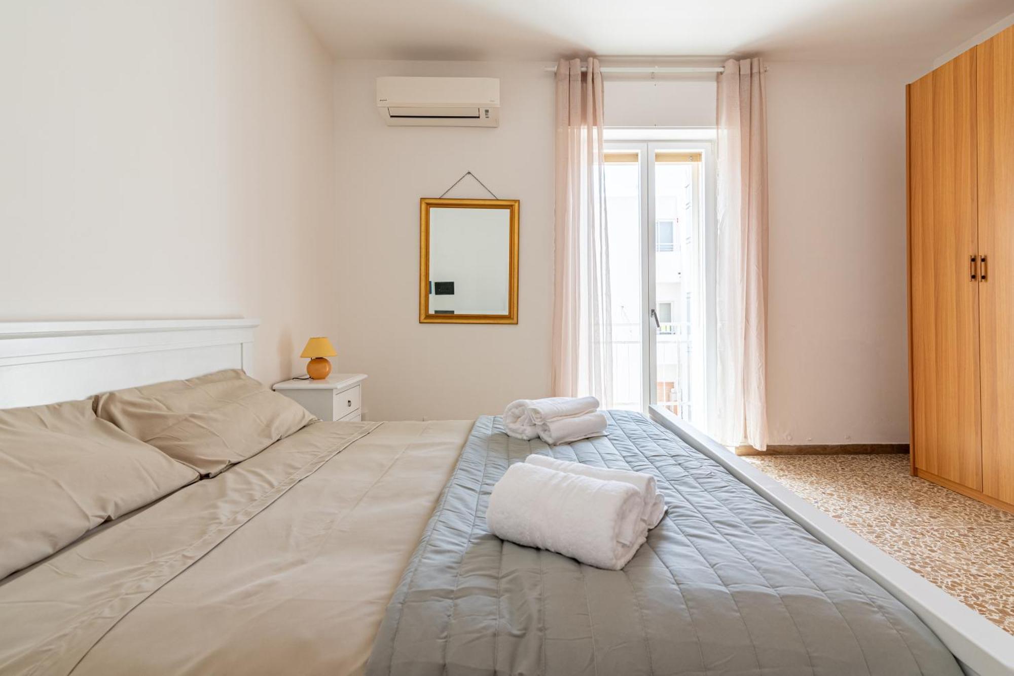 Venerdi House Apartment Алгеро Екстериор снимка