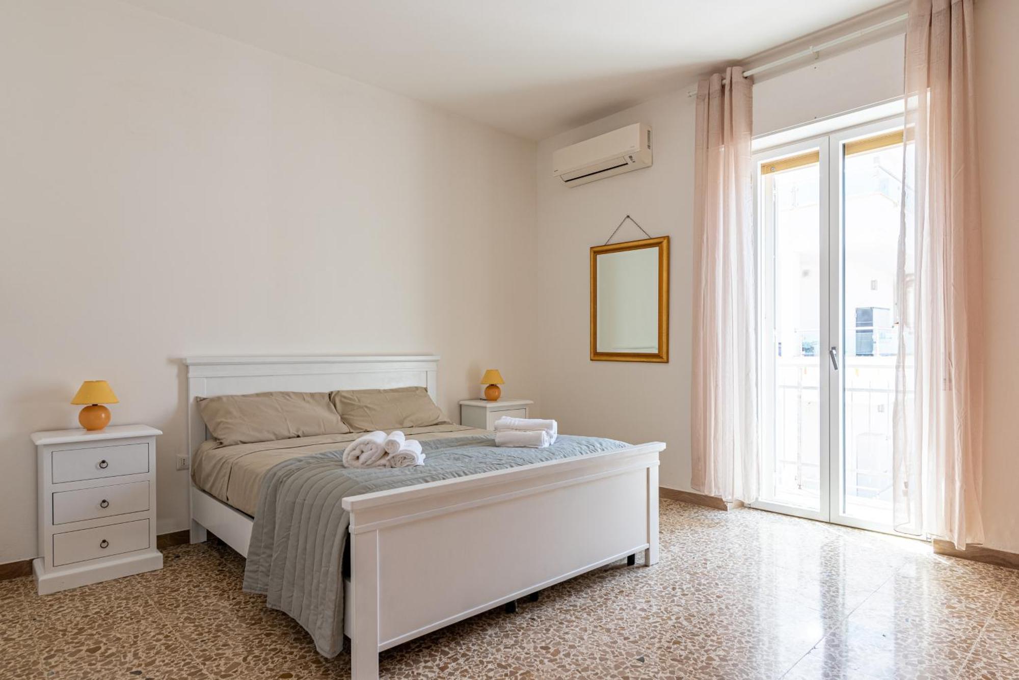 Venerdi House Apartment Алгеро Екстериор снимка